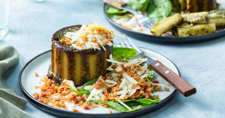 Ovenpasta met spinaziebechamel, pancetta en pecorino